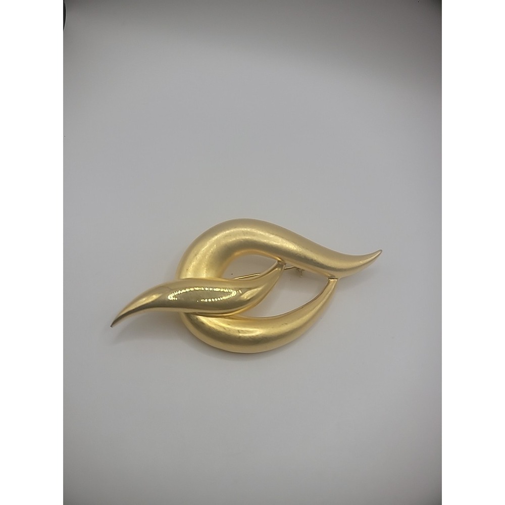 Vintage M Lent Brooch Pin Womens Gold Tone Ornate Jewelry Costume